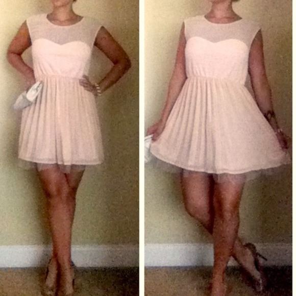 Dresses & Skirts - 🎉Host Pick🎉 Pretty In Pink Pleated Dress