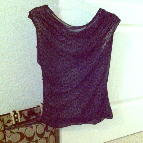 REDUCED💗!! Cheetah print top!