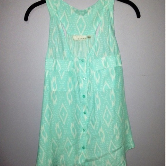 🔹Reserved🔹Tribal shirt NWOT.