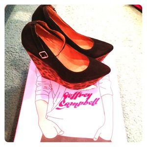 *REDUCED* JC black/cheetah Pizan wedge