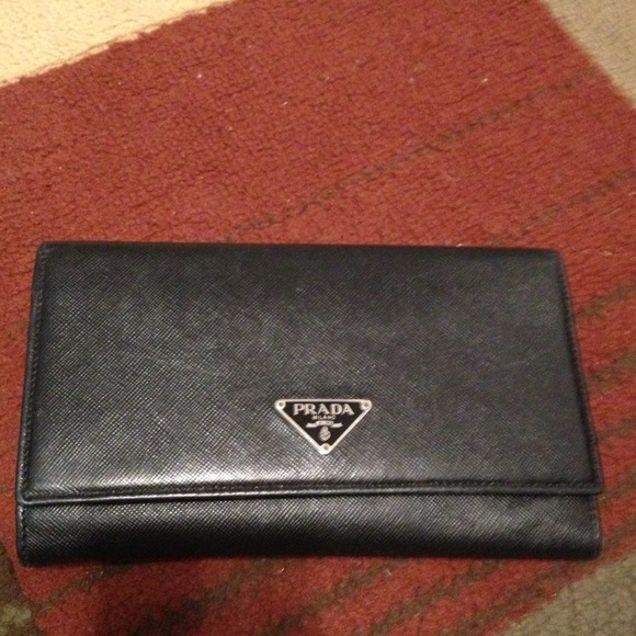 (RESERVED) Prada Wallet ~ Black ~ tons of space