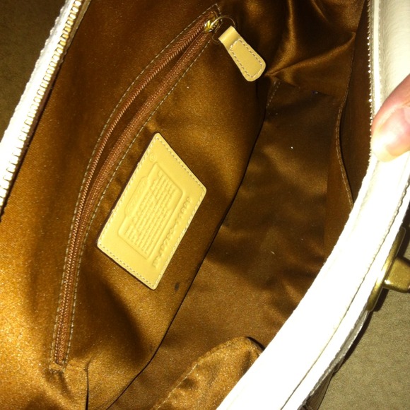Vintage White Coach Purse. - Picture 3 of 4