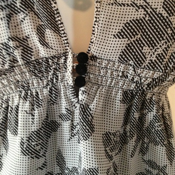 Volcom top - Picture 2 of 4