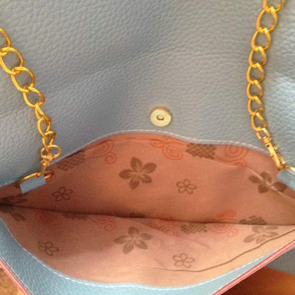 ❌SOLD❌Sky Blue Envelope Clutch/Crossbody - Picture 2 of 4