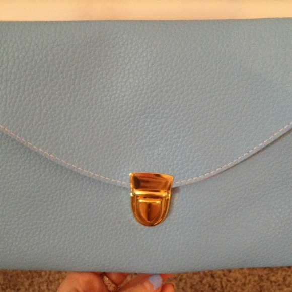 ❌SOLD❌Sky Blue Envelope Clutch/Crossbody - Picture 4 of 4