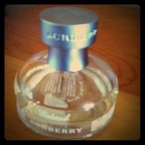 Burberry Weekend perfume