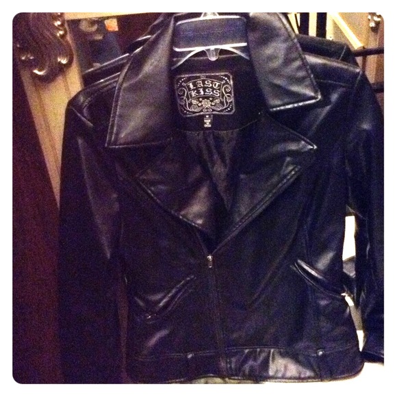 Black polyvinyl jacket - Picture 1 of 4