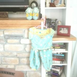 Princess jasmine outfit size 4 with shoes size9/10