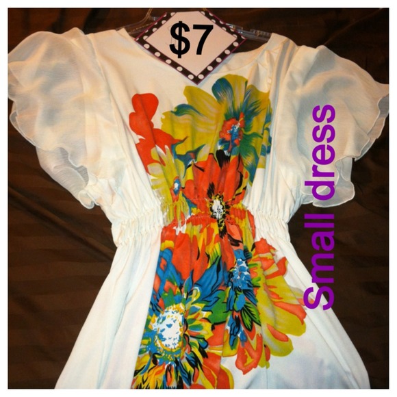 Beautiful dress! 👗 - Picture 1 of 1