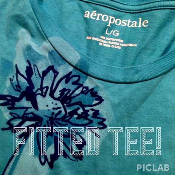 ✨Fitted Aeropostale Tee✨