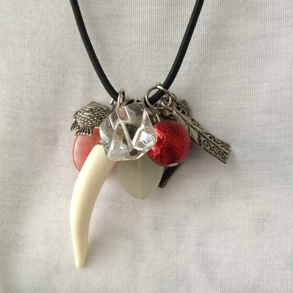 📢FREE gift w/ any purchase🎁 - Charmed - Picture 2 of 2