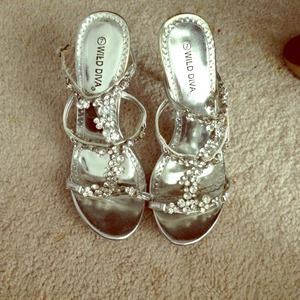 Gorgeous Wild Diva diamond studded high heels!