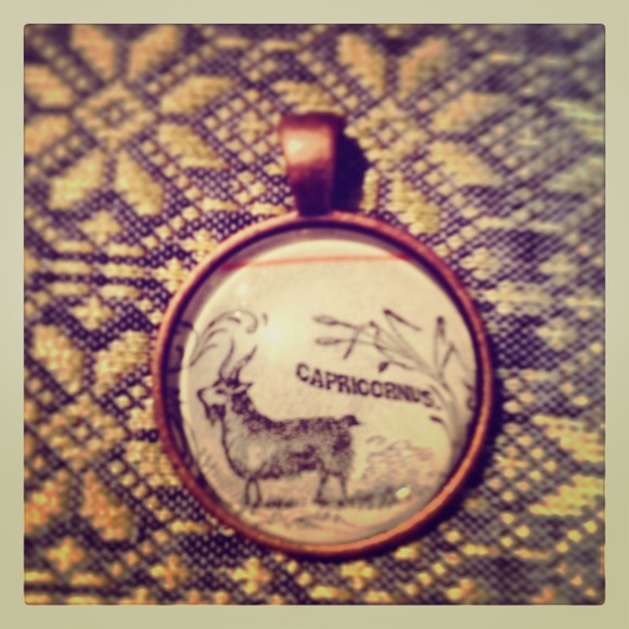Capricorn horoscope pendant