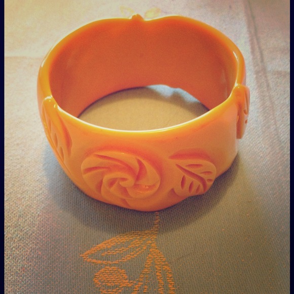 Vintage Yellow Flower Bangle