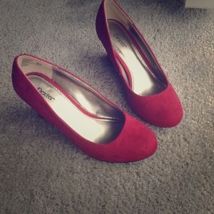 Dexter Red Suede Wedges