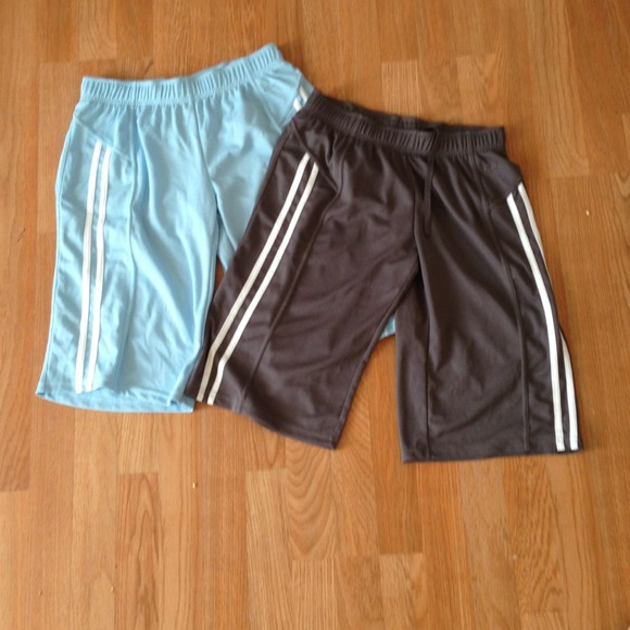 Champion knee sports shorts