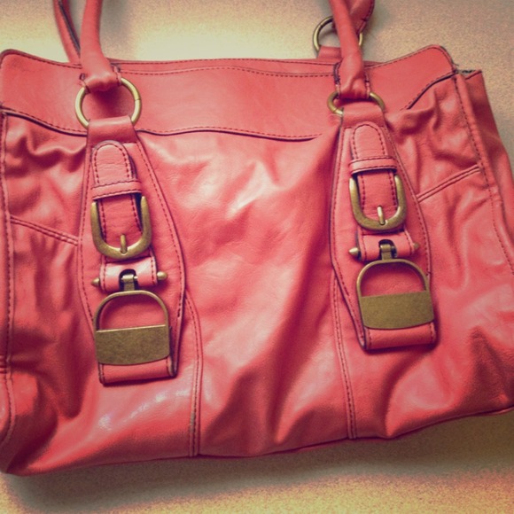 Jessica Simpsom Salmon large purse!