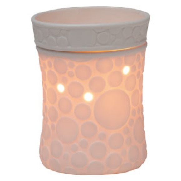 Reserved Scentsy full size warmer Fizz & Windsor