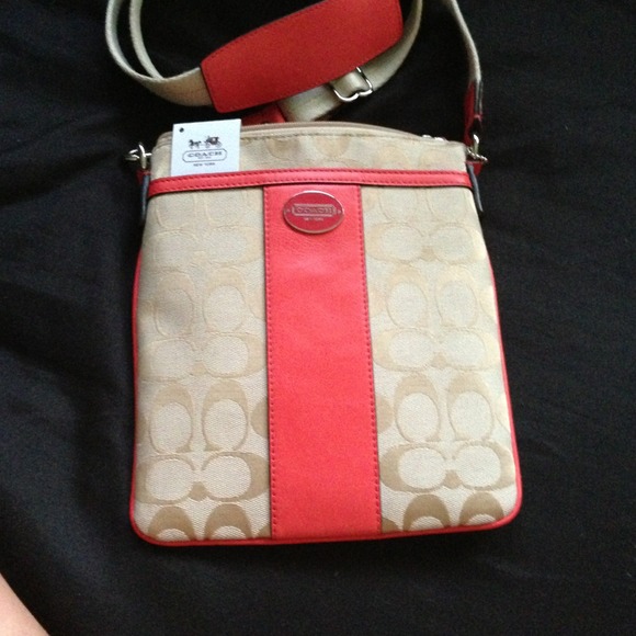 💯% Authentic Coach NWT cross body bag