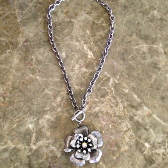 Flower necklace