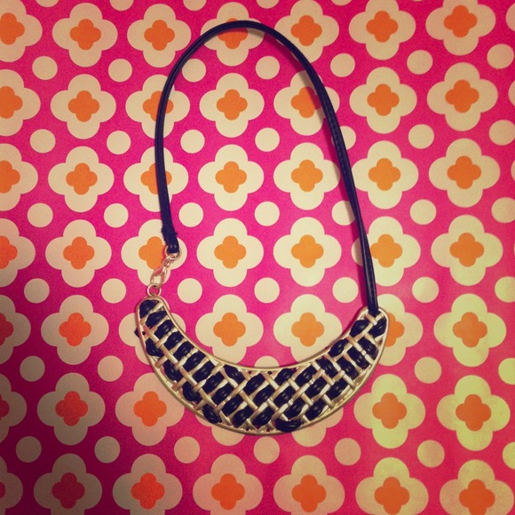 Leather woven necklace