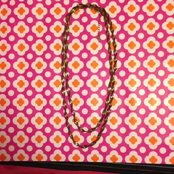 Gold chain necklace