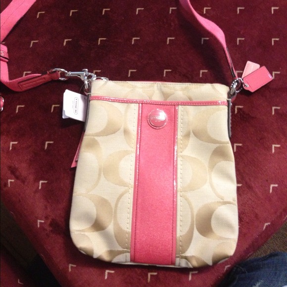 coach swingpack MAKE ME AN OFFER! 😊