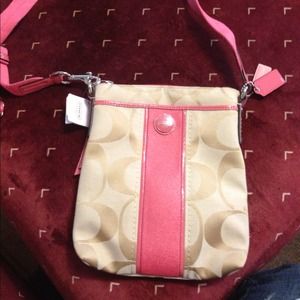 coach swingpack MAKE ME AN OFFER! 😊