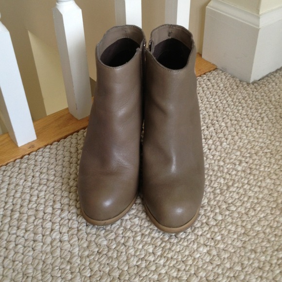 Dolce Vita Shoes - Beige wedged booties 🔆🔆REDUCED FROM $50🔆🔆