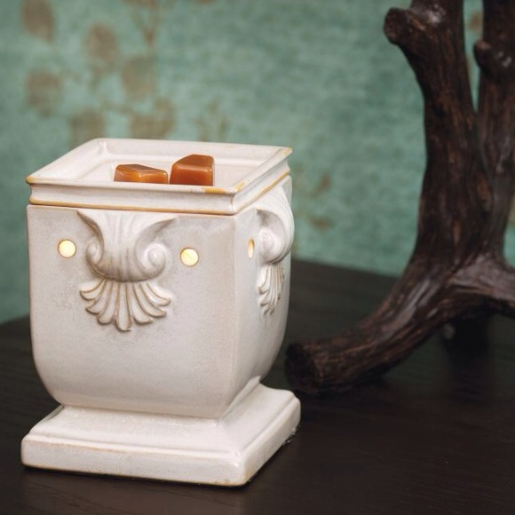 Scentsy full size warmer Windsor