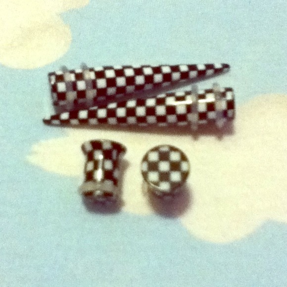 0 gauge checkerboard plugs and tapers.
