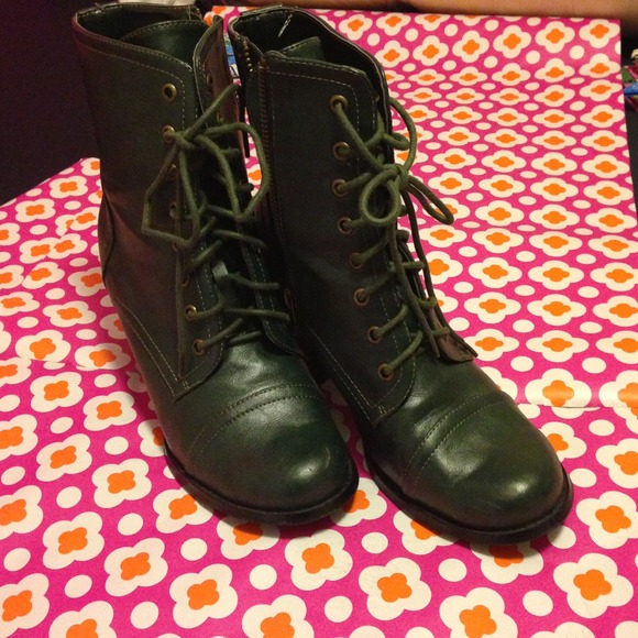 Forest green boots with heel