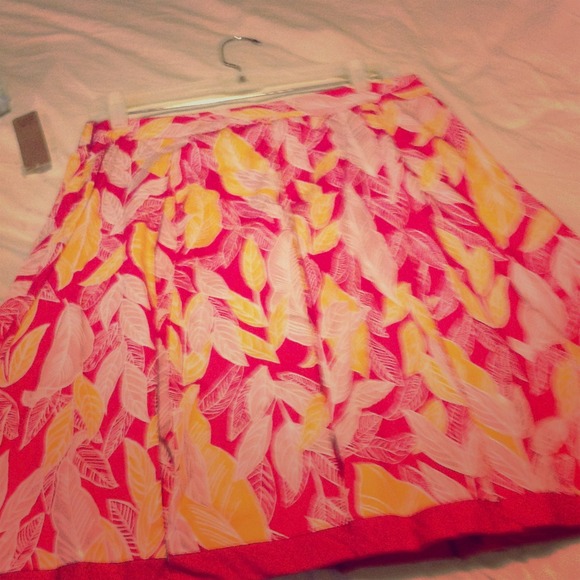 Spring/summer skirt from Macy's never worn!