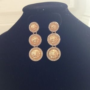 Round Lion Earrings