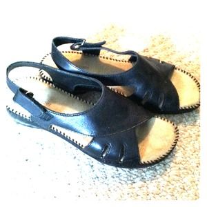 Worn once! Naturalizer black leather sandal