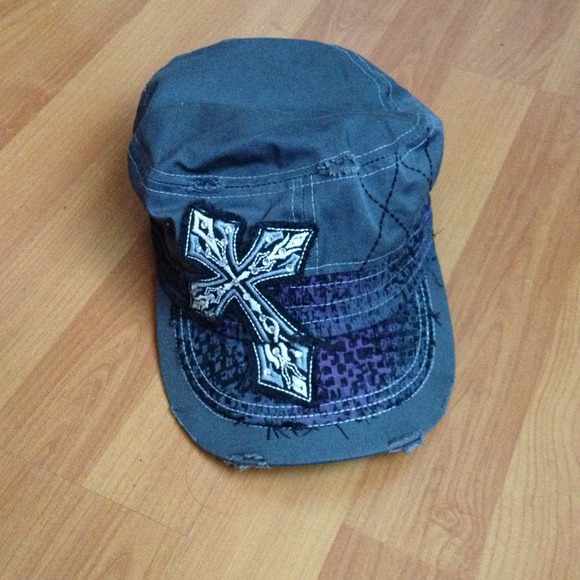 Hat - Picture 2 of 3