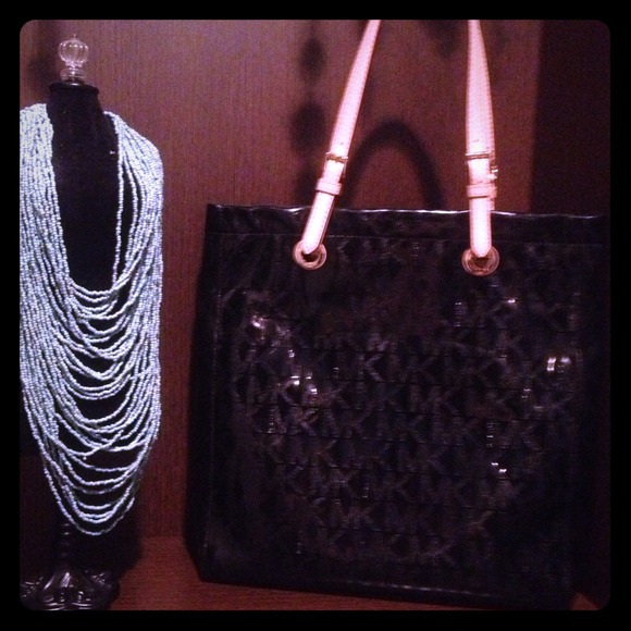 (SOLD) Michael Kors tote (JUST REDUCE)