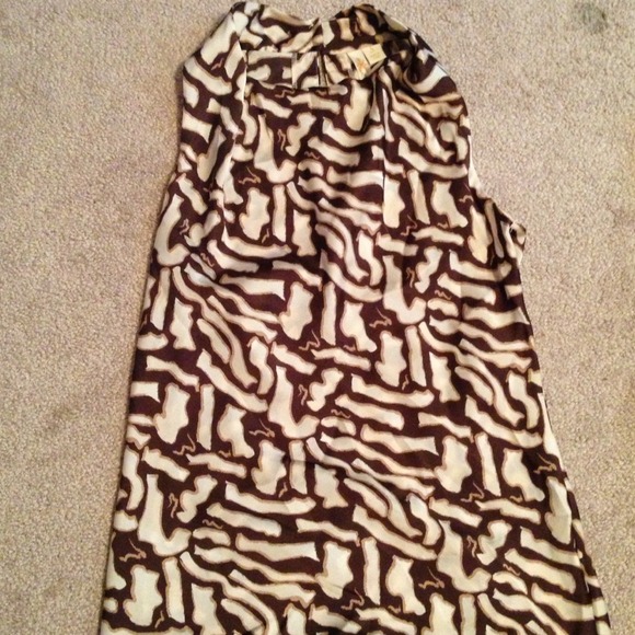 Sleeveless shirt