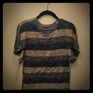 Blue and gray sheer short sleeve top ❤👗🎀