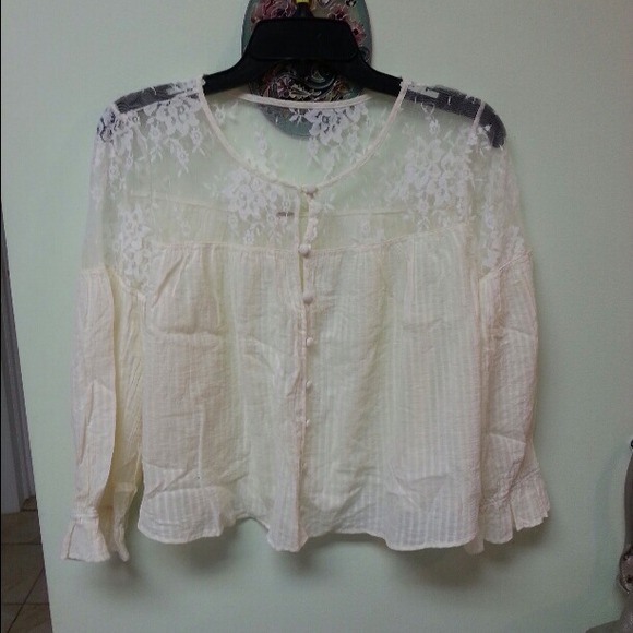 Off white cute shirt