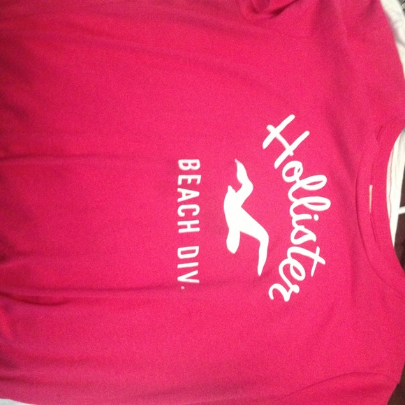 Adorable pink Hollister shirt! - Picture 2 of 3
