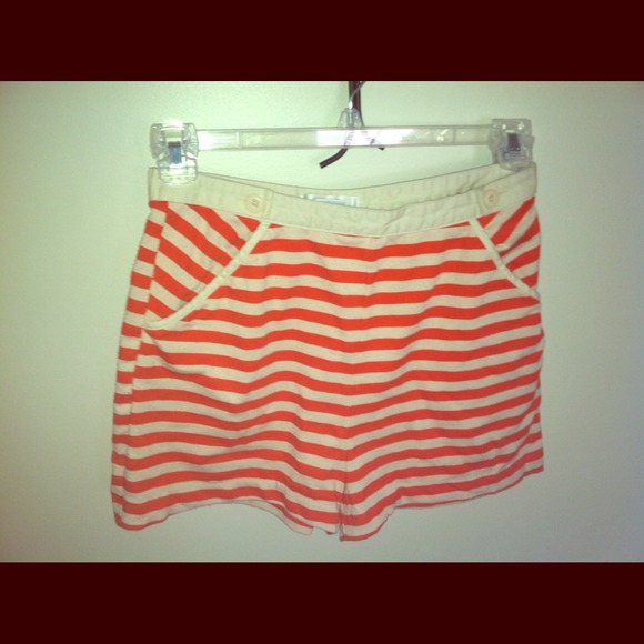 High waist orange and cream stripped shorts