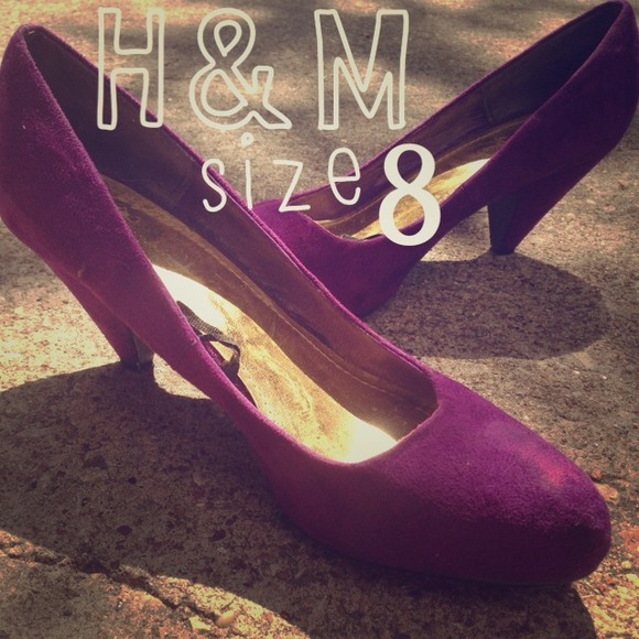 Purple suede vintage styled heels