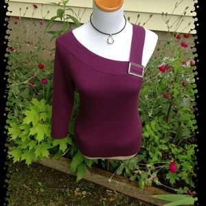 Lovely off shoulder purple top !