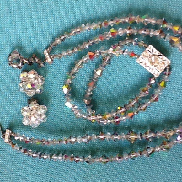 The set ...neck less ,ear rings ,bracelet