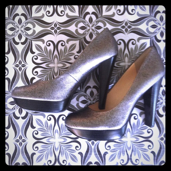 Sexy Calvin Klein "Carley" Pumps Silver/Black