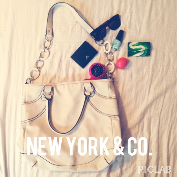 ✨New York &Co. Shoulder Bag✨