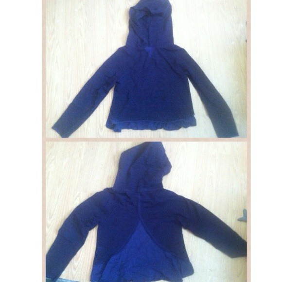 Lululemon sweatshirt