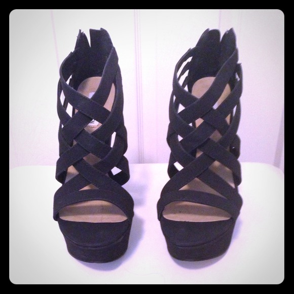 Steve Madden Shoes - ON HOLD Steve Madden black wedges