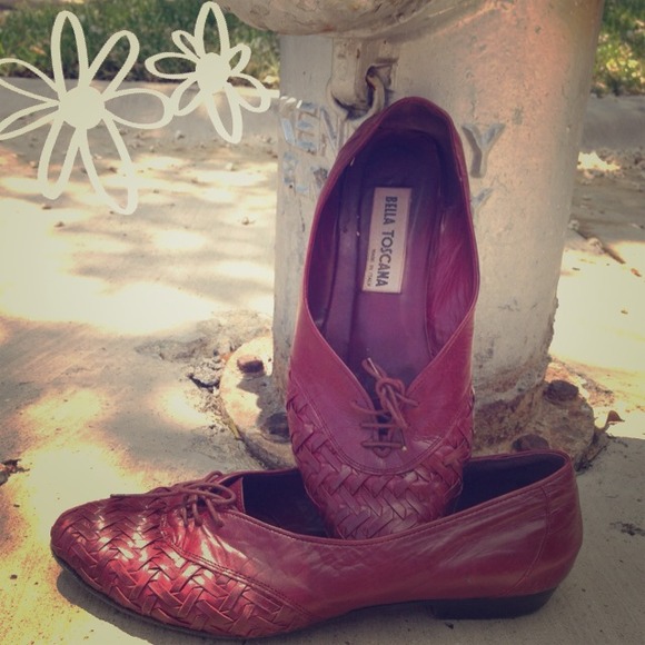 >>>TRADED<<<Italian red braided leather flats